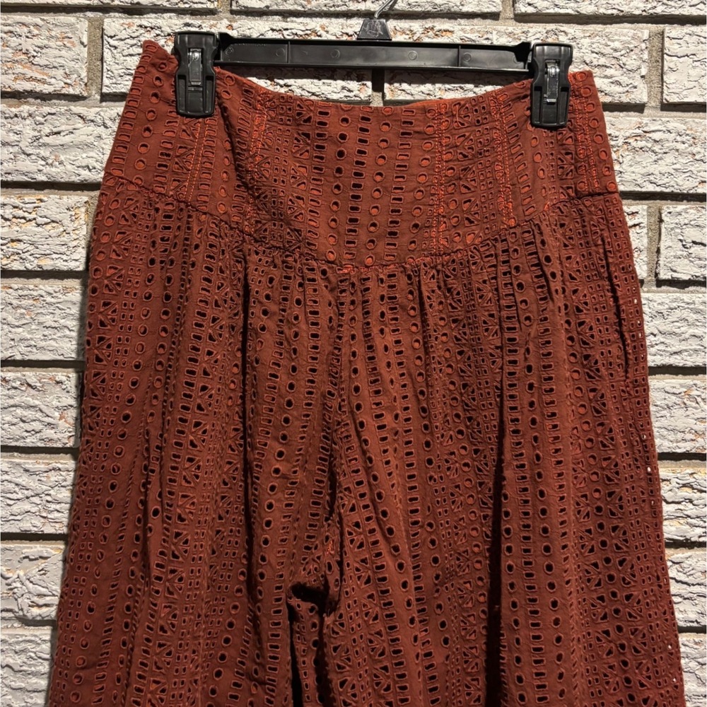 Anthropologie Rust Brown Eyelet Wide Leg Culotte Pants Size 2 Boho Cropped - Picture 5 of 9